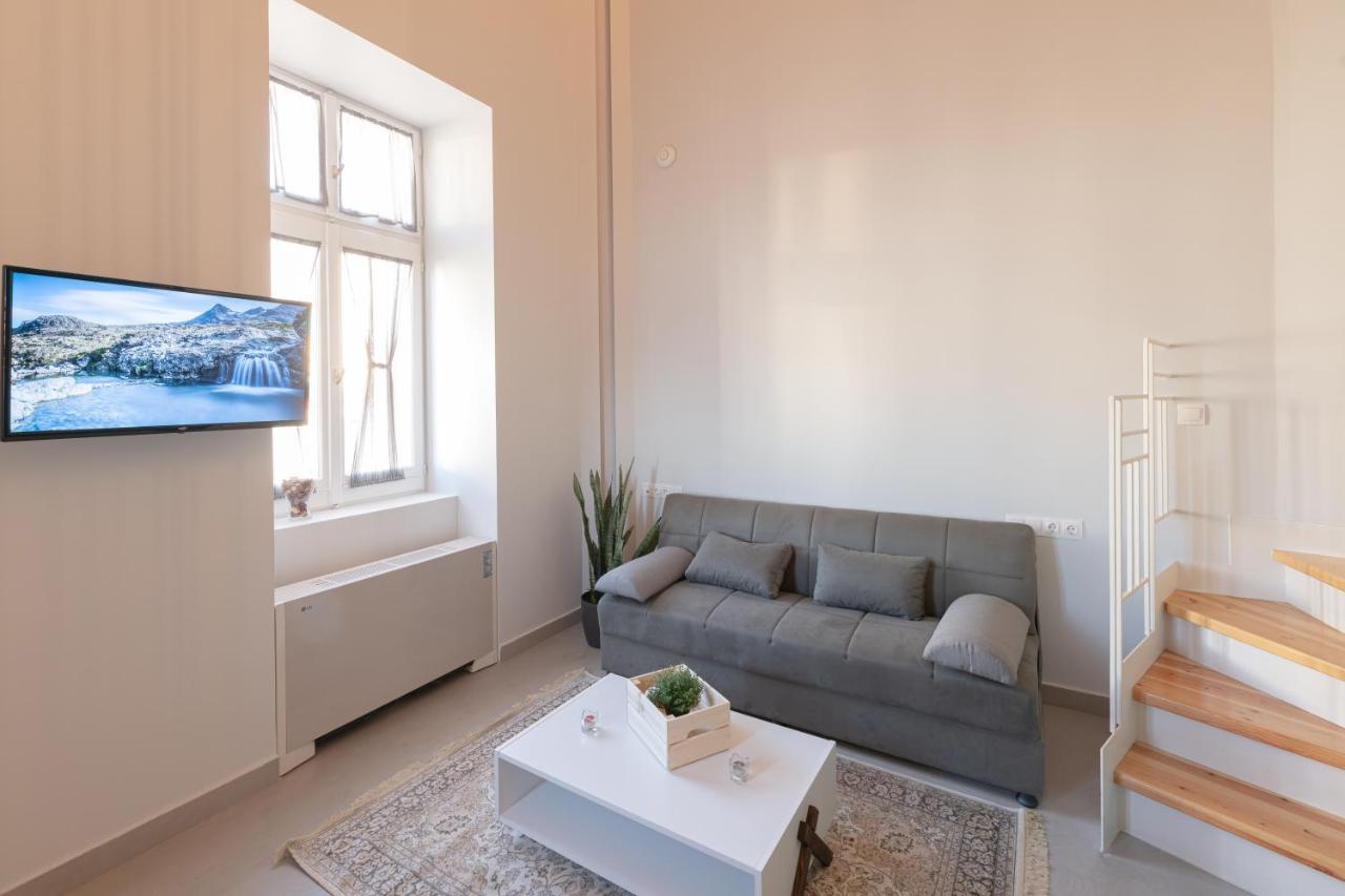 Ether Loft Suites Atene Esterno foto